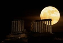 Πανσέληνος-Μαΐου:-Μαγικές-εικόνες-με-το-«μπλε-φεγγάρι»