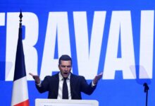 Γαλλικές-Εκλογές-2027:-Ζωντανεύει-ο-εφιάλτης-των-Βρυξελλών-για-μια-μάχη-Μπαρντελά-–-Μελανσόν