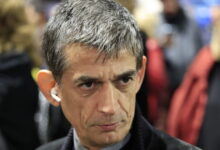Νέα-επίθεση-Καρανίκα-σε-Τσίπρα:-«Η-αριστερά-δεν-νοείται-χωρίς-σοσιαλισμό,-είτε-του-αρέσει,-είτε-όχι»