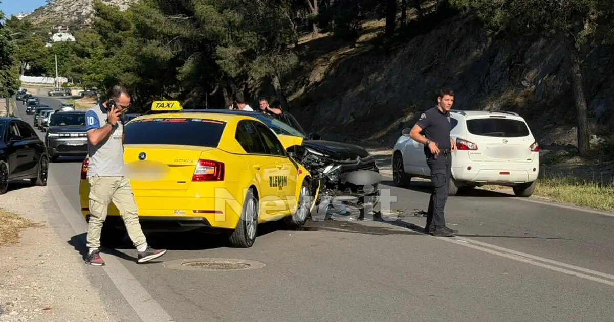 Τροχαίο-στην-Πεντέλη:-Οδηγός-ταξί-έχασε-τον-έλεγχο-και-έπεσε-πάνω-σε-2-αυτοκίνητα