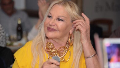 Αννούλα-Βασιλείου:-«Η-μάνα-του-Μανώλη-Αγγελόπουλου-δεν-με-ήθελε,-δεν-με-συμπάθησε-ποτέ,-γι’-αυτό-κλεφτήκαμε»
