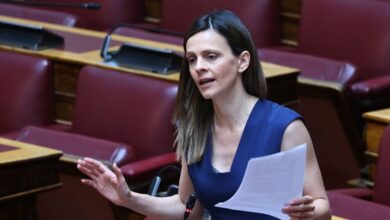 Η-Έφη-Αχτσιόγλου-παραιτήθηκε-από-βουλευτής