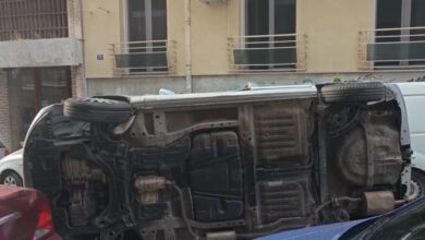 Πλατεία-Κολιάτσου:-Τούμπαρε-αυτοκίνητο-μετά-από-σφοδρή-σύγκρουση-–-Απεγκλωβίστηκε-ο-οδηγός
