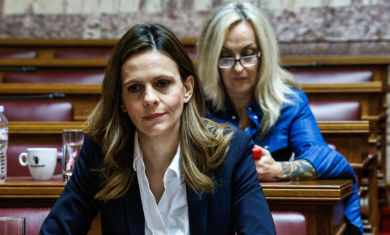 Έφη-Αχτσιόγλου:-Με-τον-Αλέξη-Τσίπρα-έχουμε-να-μιλήσουμε-από-το-2023-–-Αργήσαμε-να-φύγουμε-από-τη-Νέα-Αριστερά