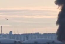 Αγία-Πετρούπολη:-Η-στιγμή-που-ουκρανικό-drone-ταξιδεύει-και-«βουτάει»-στον-σταθμό-πετρελαίου-–-Δείτε-βίντεο