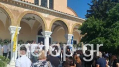 Πάτρα:-Το-σπαρακτικό-τελευταίο-«αντίο»-στον-Διονύση-και-τον-17χρονο-Ηλία-Κωνσταντίνο-που-έχασαν-τη-ζωή-τους-σε-τροχαίο