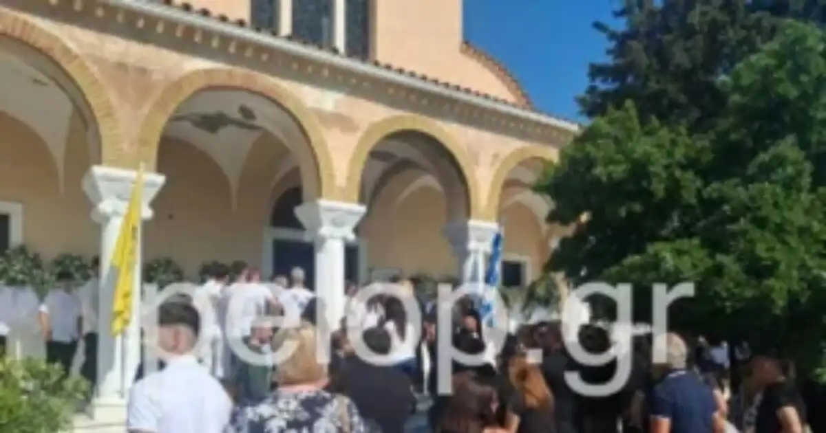 Πάτρα:-Το-σπαρακτικό-τελευταίο-«αντίο»-στον-Διονύση-και-τον-17χρονο-Ηλία-Κωνσταντίνο-που-έχασαν-τη-ζωή-τους-σε-τροχαίο