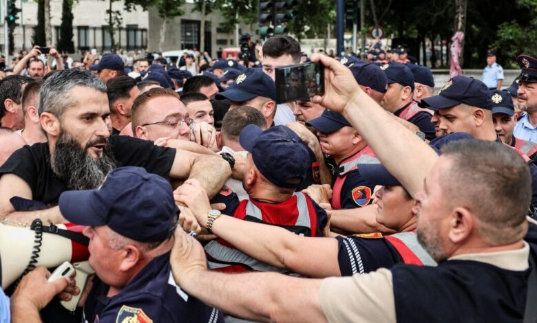 «Φλέγεται»-η-Αλβανία-για-το-πολυτελές-θέρετρο-του-Τζάρεντ-Κούσνερ:-Οι-αντιδράσεις-και-οι-μαζικές-διαδηλώσεις-στην-Αλβανία-κλιμακώνονται