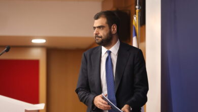 Μαρινάκης:-Εκλογές-το-2027-με-στόχο-την-αυτοδυναμία-–-Δεν-θα-πω-εγώ-ποιος,-Τσίπρας-ή-Ανδρουλάκης,-θα-κερδίσει-το-γήπεδο-του-λαϊκισμού
