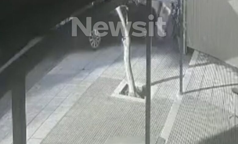 Θεσσαλονίκη:-Βίντεο-με-τη-στιγμή-που-το-αυτοκίνητο-«καρφώνεται»-σε-παντοπωλείο-–-20χρονος-ο-οδηγός,-αρνητικό-το-αλκοτέστ