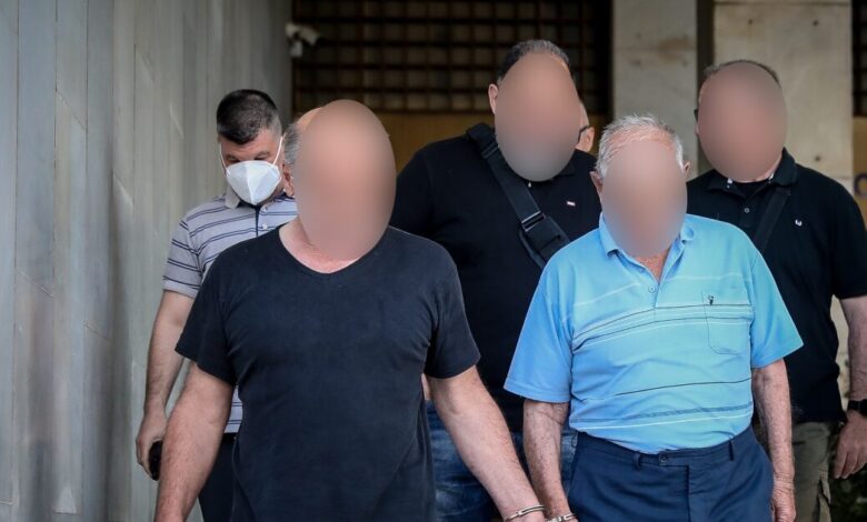 ΟΠΕΚΕΠΕ-στη-Δυτική-Μακεδονία:-Απολογήθηκαν-οι-γονείς-του-φερόμενου-ως-αρχηγού-–-Αφέθηκαν-ελεύθεροι-με-όρους-και-εγγύηση