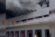 Βαρκελώνη:-Φωτιά-σε-εργοστάσιο-με-μηχανάκια-–-Πυκνοί-μαύροι-καπνοί-σκέπασαν-τον-ουρανό