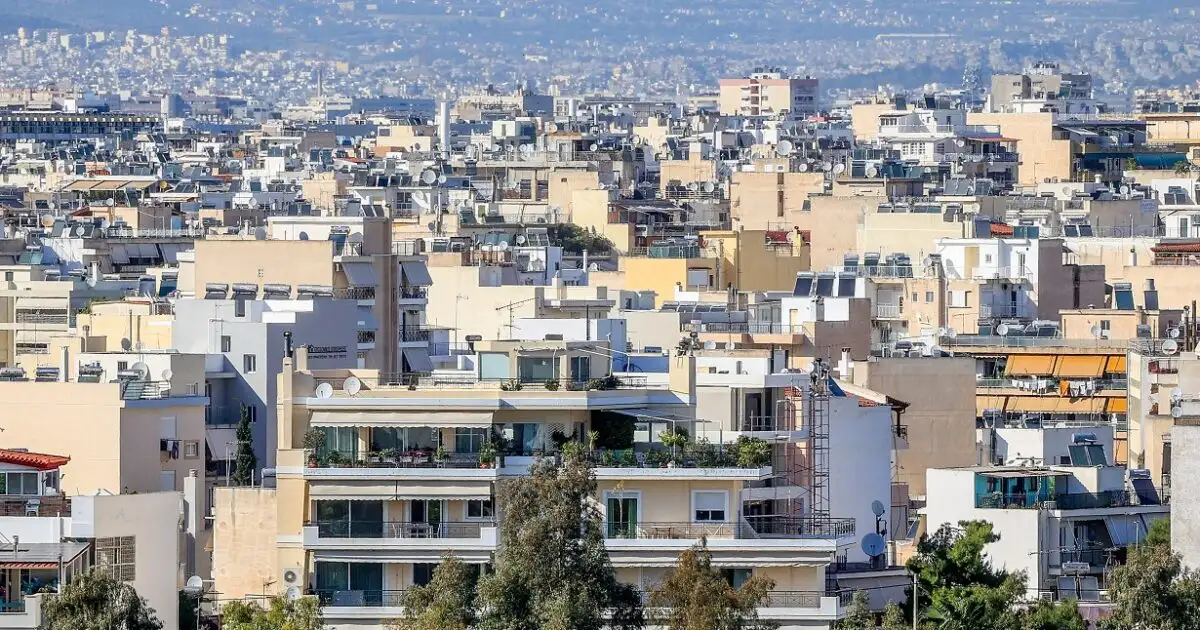 Έφοδος-της-ΕΛΑΣ-σε-Πολεοδομίες-στην-Αττική:-6-συλλήψεις-για-«εξυπηρετήσεις»-και-«φακελάκια»-–-Βρέθηκαν-πάνω-από-330.000-ευρώ