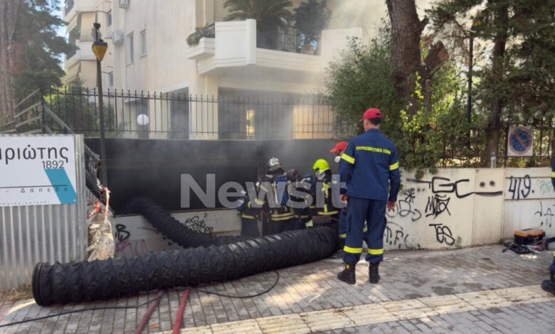 Φωτιά-στην-Αγία-Παρασκευή-σε-υπόγειο-γκαράζ-–-Δείτε-βίντεο-και-φωτογραφίες-από-την-επιχείρηση-των-πυροσβεστών