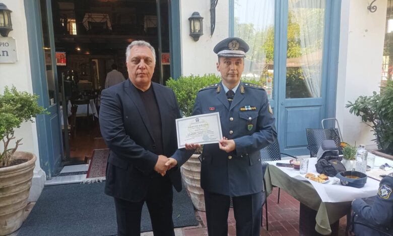 Τρίκαλα:-Τιμήθηκαν-οι-Απόστρατοι-της-ΕΛΑΣ-–-Δοξολογία-στον-Μητροπολιτικό-Ναό-του-Αγίου-Νικολάου