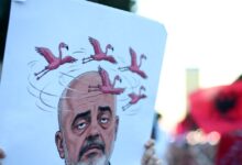 Αλβανία:-Στην-αντεπίθεση-ο-Έντι-Ράμα-για-τις-διαδηλώσεις-για-το-τουριστικό-σχέδιο-του-Κούσνερ-–-«Αν-δεν-ήταν-ο-Τζάρεντ,-δεν-θα-τους-ένοιαζε-καθόλου»