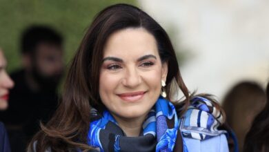 Όλγα-Κεφαλογιάννη-–-Βαρδινογιάννη:-Η-υπουργός-πρόσθεσε-και-το-επώνυμο-της-μητέρας-της