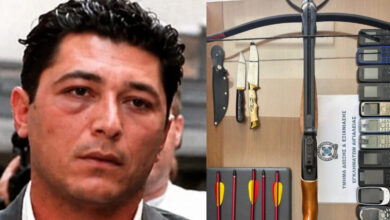Ο-Τζέιμς-Δαλαμάγκας-είχε-τόξο-και-μαχαίρια-στο-σπίτι-του-στο-Αίγιο-–-Συνελήφθησαν-ο-πατέρας-και-η-σύντροφός-του