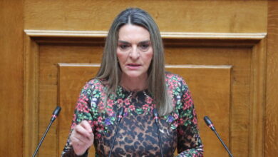 Πέρκα-κατά-Τσίπρα:-Η-ΕΛΑΣ-δεν-είναι-συμπαράταξη,-αλλά-«ενός-ανδρός-αρχή»