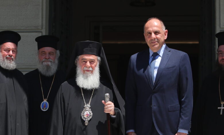 Γεραπετρίτης-προς-Πατριάρχη-Θεόφιλο:-«Τα-δικαιώματα-του-Πατριαρχείου-Ιεροσολύμων-είναι-υπόθεση-όλου-του-Ελληνισμού»