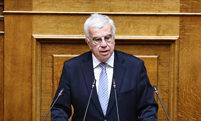 Στράτος-Σιμόπουλος:-Ποιος-είναι-ο-νέος-κοινοβουλευτικός-εκπρόσωπος-της-ΝΔ-–-Το-βιογραφικό-του