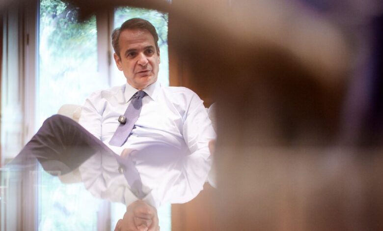 Νυν-υπέρ-πάντων-ο-αγών-για-τον-Μητσοτάκη-το-30-32%-^-σημειακές-αλλαγές-στην-κυβέρνηση-μόνο-για-τα-κενά-^-αρχές-Αυγούστου-θα-έχει-ολοκληρωθεί-και-η-Συνταγματική-Αναθεώρηση-^-από-Σεπτέμβριο-όλα-ανοιχτά-^-απόφαση-του-Μητσοτάκη-είναι-πότε-θα-πατήσει-το-κουμπί