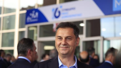 Πώς-απεγκλωβίστηκαν-ο-Χάρης-Θεοχάρης-και-13-Έλληνες-από-το-Ιρανικό-Κουρδιστάν-–-Η-επιχείρηση-του-υπουργείου-Εξωτερικών