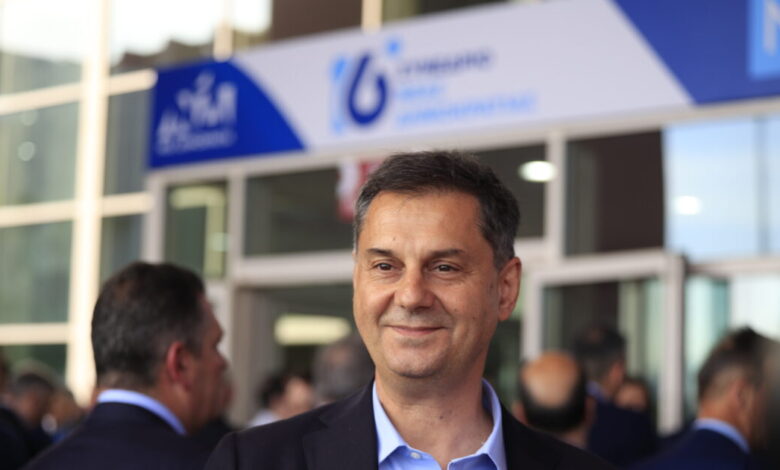 Πώς-απεγκλωβίστηκαν-ο-Χάρης-Θεοχάρης-και-13-Έλληνες-από-το-Ιρανικό-Κουρδιστάν-–-Η-επιχείρηση-του-υπουργείου-Εξωτερικών