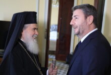 Συνάντηση-Νίκου-Ανδρουλάκη-με-Πατριάρχη-Ιεροσολύμων:-«Είμαστε-στο-πλευρό-σας»