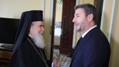 Συνάντηση-Νίκου-Ανδρουλάκη-με-Πατριάρχη-Ιεροσολύμων:-«Είμαστε-στο-πλευρό-σας»