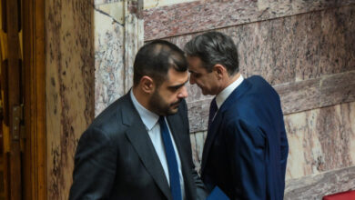 Μαρινάκης:-Αυτονόητος-ο-σεβασμός-Μητσοτάκη-σε-Σαμαρά-και-Καραμανλή,-αλλά-η-κριτική-τους-δεν-είναι-πάντα-δίκαιη