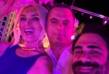 Κατερίνα-Καινούργιου:-Σπάνια-βραδινή-έξοδος-με-τον-Παναγιώτη-Κουτσουμπή-σε-γάμο-στο-Λαγονήσι