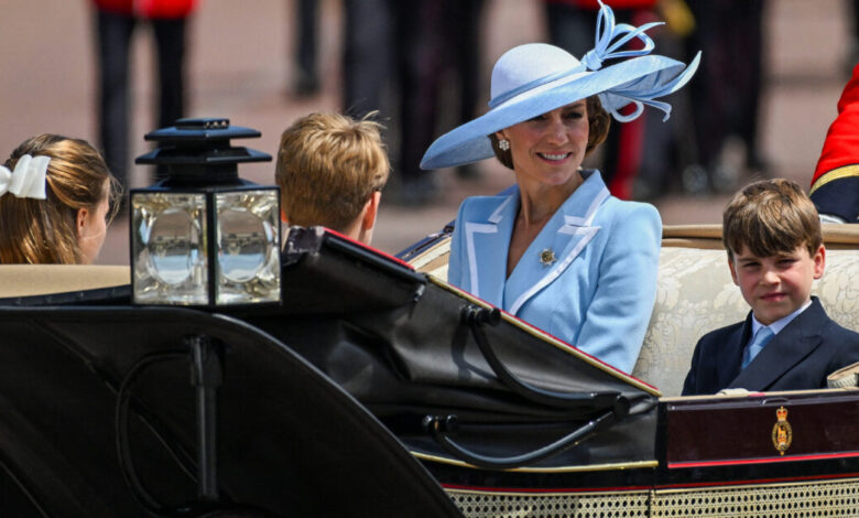 Εντυπωσίασε-η-Κέιτ-Μίντλετον-στο-trooping-the-colour-για-τα-επίσημα-γενέθλια-του-βασιλιά-Καρόλου