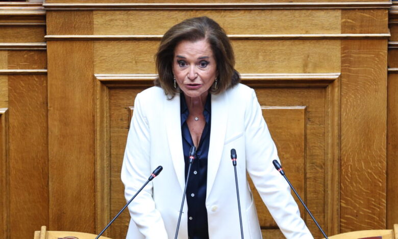 Μπακογιάννη:-Αλλάζουν-εύκολα-οι-απόψεις-Σαμαρά,-έχει-ρίξει-κυβέρνηση-της-ΝΔ-–-Ο-Καραμανλής-είναι-θεσμικός