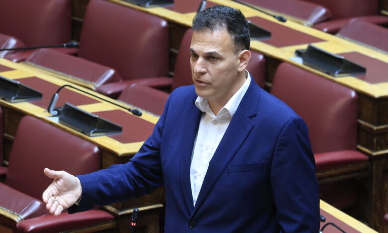 Καραμέρος-στην-έξοδο-από-τον-ΣΥΡΙΖΑ:-«Σκέφτομαι-ανεξαρτητοποίηση-ή-παραίτηση»