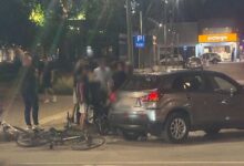 Τρίκαλα:-Τροχαίο-ατύχημα-το-βράδυ-του-Σαββάτου-στην-κεντρική-πλατεία-–-Δικυκλιστής-έχασε-τον-έλεγχο-και-έπεσε-στο-οδόστρωμα