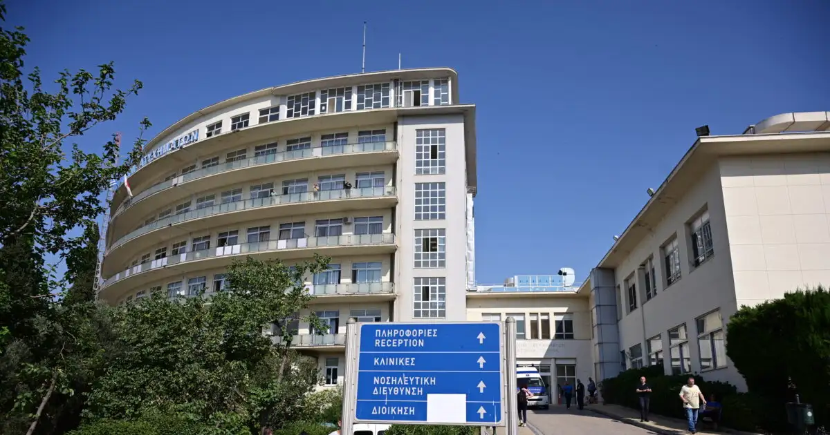 Γλυφάδα:-16χρονος-με-πατίνι-στο-νοσοκομείο-μετά-από-τροχαίο-με-αυτοκίνητο