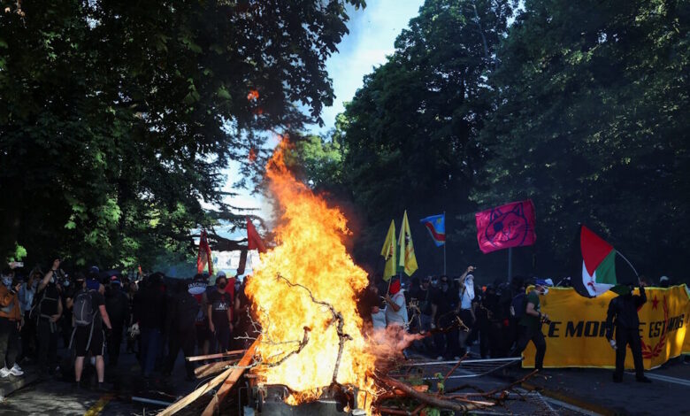 Η-Γενεύη-«φλέγεται»:-Συγκρούσεις-διαδηλωτών-με-την-αστυνομία-ενόψει-της-Συνόδου-Κορυφής-της-g7-στη-Γαλλία