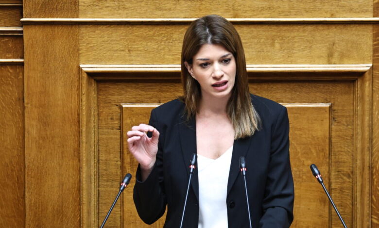 Εξώδικο-Νοτοπούλου-προς-ΜΜΕ:-Δεν-ζήτησα-να-μπει-το-όνομά-μου-σε-δημοσκόπηση-για-το-ΠΑΣΟΚ