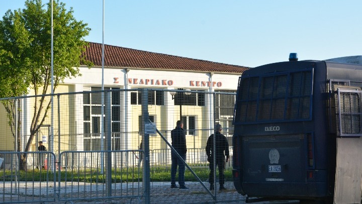 Δίκη-για-τα-Τέμπη:-Θα-παρίστανται-μόνο-συγγενείς,-τραυματίες-και-Δημόσιο-–-Αποβλήθηκαν-οι-Δικηγορικοί-Σύλλογοι