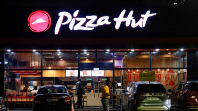 Η-yum-πουλάει-την-αλυσίδα-πίτσας-pizza-hut-για-2,7-δισ.-δολάρια