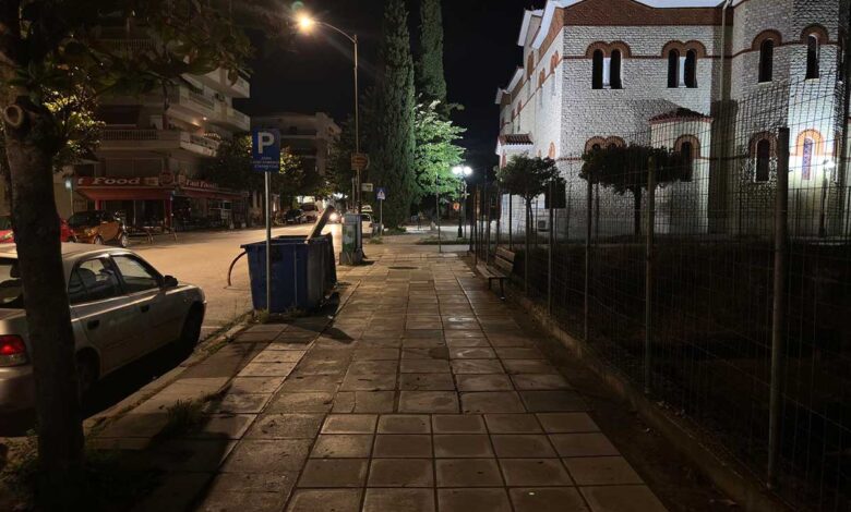 Τρίκαλα:-Ένα-παγκάκι-πολλά-χρόνια-μπροστά