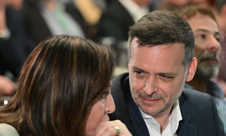 ΠΑΣΟΚ-για-την-κόντρα-Διαμαντοπούλου-–-Δούκα:-«Ο-καθένας-κρίνεται-και-αναλαμβάνει-την-ευθύνη»