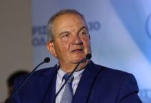 «Μπηχτές»-Καραμανλή-με-Κελαηδόνη:-«Όχι-λέμε-στους-άσχετους,-όχι-στους-κυριλέ»