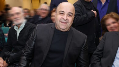 Μάρκος-Σεφερλής:-«Αν-ο-γιος-μου-φύγει-μόνος-του-για-το-εξωτερικό-θα-στεναχωρηθώ,-αν-πάρει-και-τη-μάνα-του-μαζί-θα-χαρώ»