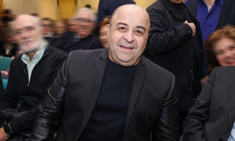 Μάρκος-Σεφερλής:-«Αν-ο-γιος-μου-φύγει-μόνος-του-για-το-εξωτερικό-θα-στεναχωρηθώ,-αν-πάρει-και-τη-μάνα-του-μαζί-θα-χαρώ»