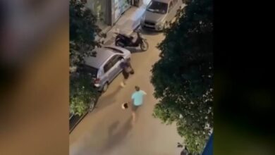 Κολωνός:-Οδηγοί-μηχανής-πιάστηκαν-στα-χέρια-για-την-προτεραιότητα-–-Βίντεο-από-τον-άγριο-καυγά-τους