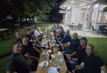 Με-τραπέζωμα,-ευχές-και-τιμητικές-διακρίσεις-έκλεισε-η-ποδοσφαιρική-σεζόν-για-τους-παλαίμαχους-της-αστυνομίας
