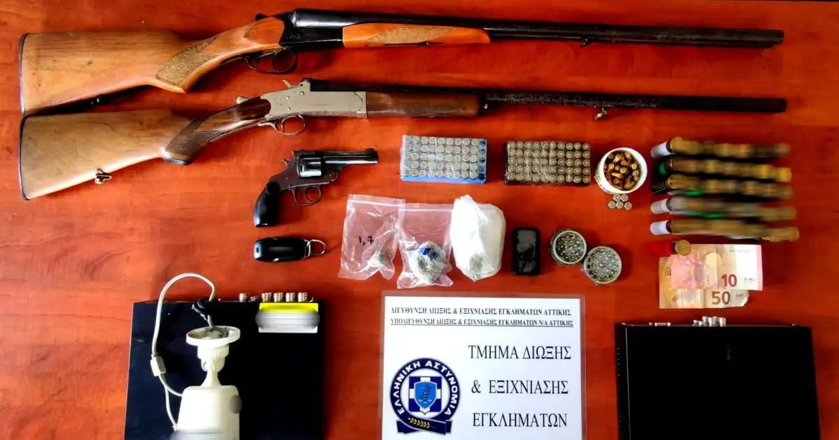 Κορωπί:-Σε-οπλοστάσιο-είχαν-μετατρέψει-τα-σπίτια-τους-ένας-56χρονος-και-ένας-27χρονος-–-Έκρυβαν-ναρκωτικά,-λαθραίο-αυτοκίνητο-και-μηχανές