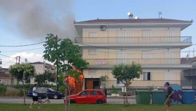 Φωτιά-δίπλα-σε-πολυκατοικία-στην-οδό-Δαβάκη